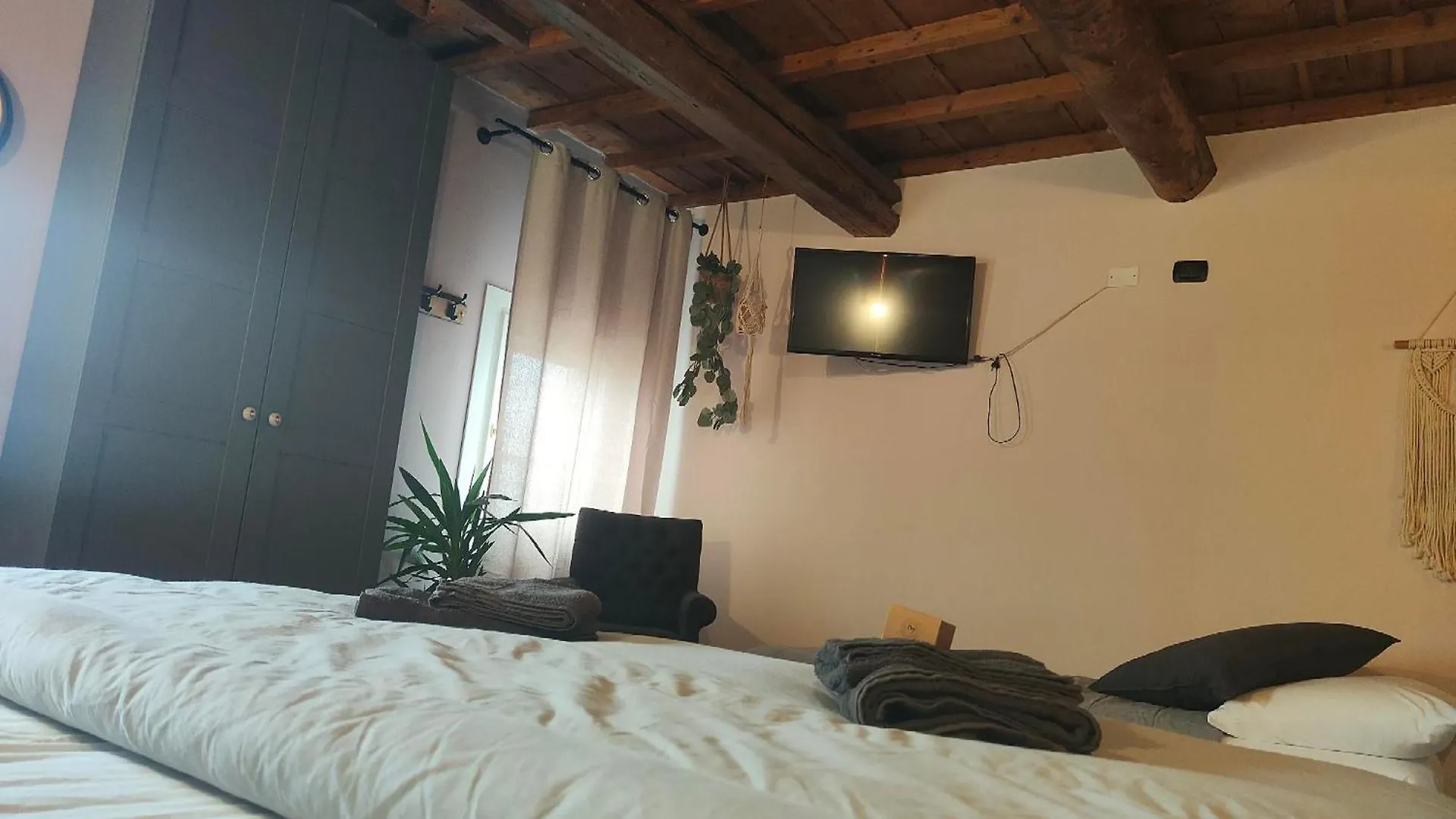 Casa Jolanda Bed & Breakfast Iolanda di Savoia